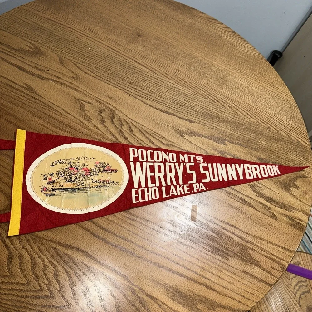 Vintage Werrys Sunnybrook POCONO MOUNTAINS PA PENNSLYVANIA Pennant 26